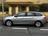 Usado Peugeot 308 SW Style 130 CV (95 kW) 2020 Gris / plata Familiar