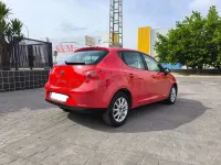 Usado Seat Ibiza Style 105 CV (77 kW) 2012 Rojo Berlina