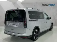 Usado Ford Grand Tourneo Connect Active 122 CV (89 kW) 2025 Gris / plata Monovolumen