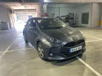 Usado Toyota Yaris Active 115 CV (84 kW) 2025 Gris Utilitario
