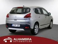 Usado Peugeot 3008 Style 120 CV (88 kW) 2015 Beige Familiar