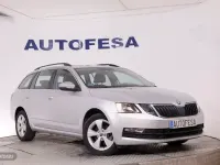 Usado Skoda Octavia Ambition 130 CV (95 kW) 2020 Plateado Familiar
