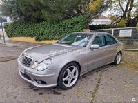 Usado Mercedes E320 Avantgarde 204 CV (150 kW) 2003 Gris / plata Berlina