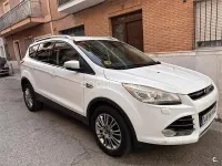 Usado Ford Kuga Titanium 140 CV (102 kW) 2015 Blanco SUV