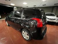 Usado Peugeot 5008 112 CV (82 kW) 2012 Negro Monovolumen