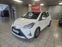 Usado Toyota Yaris Hybrid Active 100 CV (73 kW) 2019 Blanco Berlina