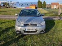 Usado Toyota Corolla Sol 116 CV (85 kW) 2004 Gris / plata Berlina