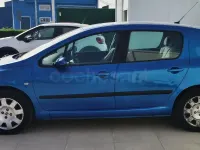 Usado Peugeot 307 90 CV (66 kW) 2005 Azul Berlina