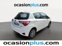 Usado Toyota Yaris Active 100 CV (73 kW) 2017 Blanco Utilitario