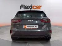 Usado Kia Ceed 136 CV (100 kW) 2023 Gris Utilitario