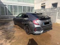 Usado Honda Civic Elegance 129 CV (94 kW) 2018 Gris / plata Berlina