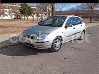 Usado Ford Focus Trend 100 CV (73 kW) 2003 Gris / plata Berlina