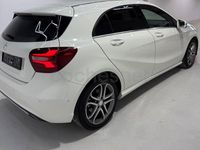 Usado Mercedes A180 AMG line 122 CV (89 kW) 2015 Blanco Berlina