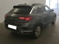 Usado VW T-Roc Advance 150 CV (110 kW) 2021 Gris / plata SUV