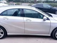 Usado Mercedes A180 Style 109 CV (80 kW) 2013 Gris / plata Berlina