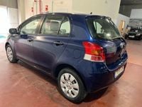 Usado Toyota Yaris Live 90 CV (66 kW) 2009 Azul Berlina