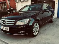 Usado Mercedes C200 Avantgarde 136 CV (100 kW) 2010 Azul Berlina