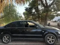 Usado VW Passat Trendline 130 CV (95 kW) 2002 Negro Berlina