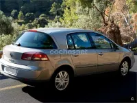 Usado Renault Vel Satis 140 CV (102 kW) 2006 Blanco Utilitario