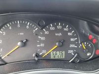 Używany Ford Focus 75 KM (55 kW) 2003 Biały Hatchback