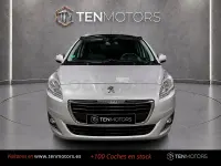 Usado Peugeot 5008 Style 120 CV (88 kW) 2016 Gris / plata Monovolumen