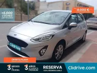 Usado Ford Fiesta Trend 86 CV (63 kW) 2018 Gris Utilitario