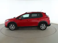 Usado Peugeot 2008 Signature Sky 114 CV (83 kW) 2019 Rojo SUV