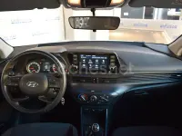 Usado Hyundai i20 100 CV (73 kW) 2022 Gris / plata Utilitario