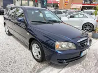 Usado Hyundai Elantra Comfort 105 CV (77 kW) 2005 Azul Utilitario