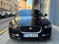 Usado Jaguar XE R-Sport 180 CV (132 kW) 2019 Negro Berlina