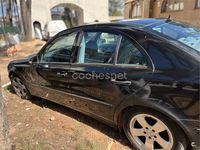 Usado Mercedes E270 Classic 177 CV (130 kW) 2005 Negro Berlina