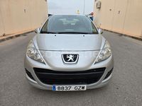 Usado Peugeot 207 Business-Line 70 CV (51 kW) 2010 Gris / plata Berlina
