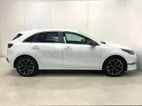 Usado Kia Ceed Style 100 CV (73 kW) 2025 Blanco Utilitario