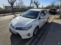 Usado Toyota Auris Advance 126 CV (92 kW) 2013 Blanco Berlina