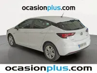 Usado Opel Astra Selective 110 CV (80 kW) 2019 Blanco Berlina