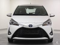 Usado Toyota Yaris Hybrid Active 100 CV (73 kW) 2019 Blanco Berlina