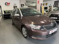 Usado Skoda Fabia Ambition 90 CV (66 kW) 2015 Marrón Berlina