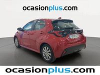 Usado Toyota Yaris Hybrid Active 116 CV (85 kW) 2022 Rojo