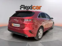 Usado Kia Ceed 136 CV (100 kW) 2023 Rojo Utilitario