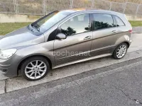 Usado Mercedes B180 109 CV (80 kW) 2006 Gris / plata Monovolumen