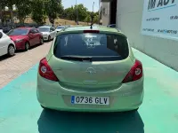 Usado Opel Corsa 90 CV (66 kW) 2009 Verde Utilitario