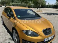 Usado Seat Leon FR 160 CV (117 kW) 2012 Naranja Berlina