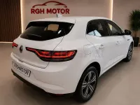 Usado Renault Mégane Zen 160 CV (117 kW) 2022 Blanco Berlina