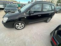 Usado Kia Carens 136 CV (100 kW) 2008 Negro Monovolumen