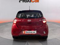 Usado Hyundai i10 67 CV (49 kW) 2023 Rojo Utilitario