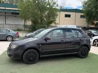 Usado Skoda Fabia Comfort 75 CV (55 kW) 2004 Negro Berlina