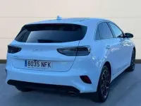 Usado Kia Ceed Style 101 CV (74 kW) 2025 Blanco Utilitario