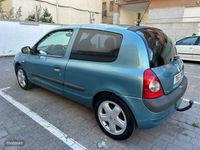 usado Renault Clio II 1.2 16v 75 cv Gasolina 3 puertas