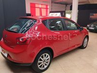 Usado Seat Ibiza Reference 80 CV (58 kW) 2009 Rojo Berlina