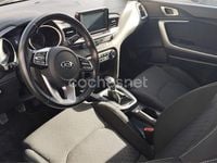 Usado Kia Ceed 120 CV (88 kW) 2018 Azul Utilitario